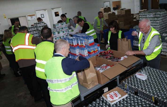 Strack & Van Til Donates 2,000 Holiday Meals To The Food Bank Of Northwest Indiana